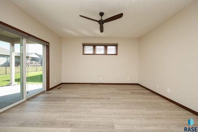 5408 E 65th St Street, Sioux Falls, SD 57108