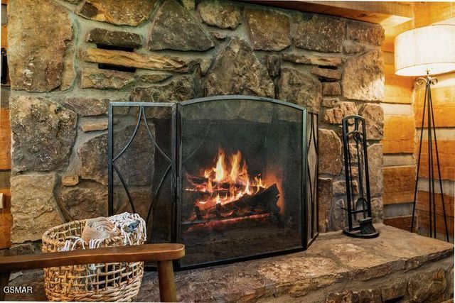 1126 E Foothills Drive, Gatlinburg, TN 37738
