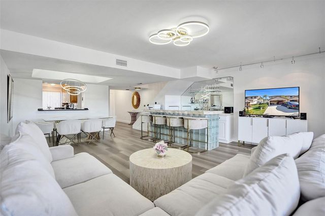 270 Captains Walk 310, Delray Beach, FL 33483