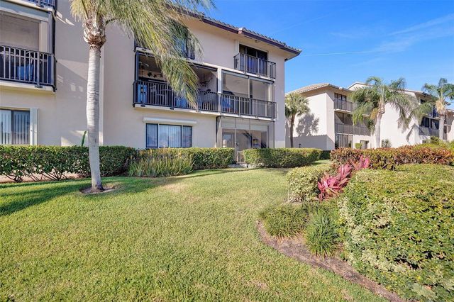 270 Captains Walk 310, Delray Beach, FL 33483