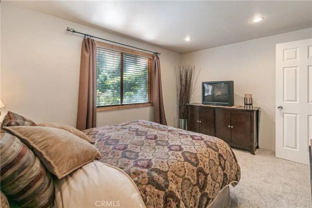 748 Lake, Lake Arrowhead, CA 92352