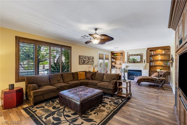 724 PINNACLE HEIGHTS Lane, Las Vegas, NV 89144