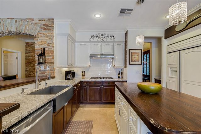 724 PINNACLE HEIGHTS Lane, Las Vegas, NV 89144