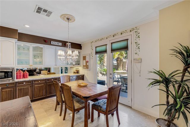 724 PINNACLE HEIGHTS Lane, Las Vegas, NV 89144
