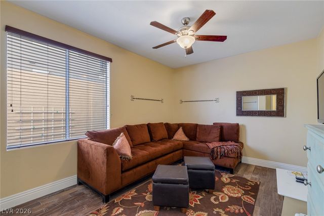 724 PINNACLE HEIGHTS Lane, Las Vegas, NV 89144