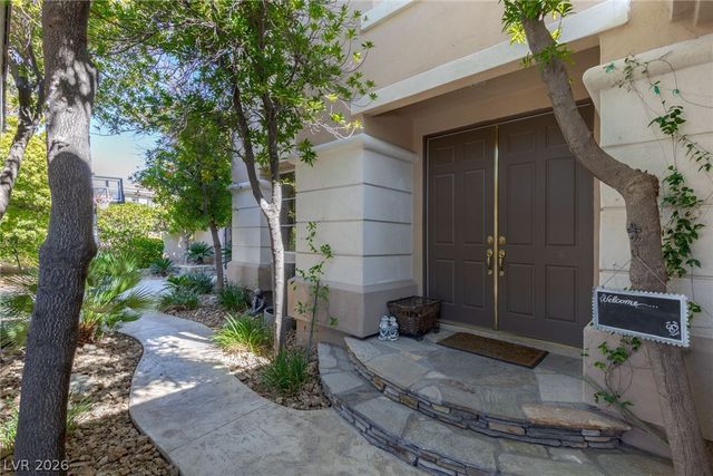 724 PINNACLE HEIGHTS Lane, Las Vegas, NV 89144