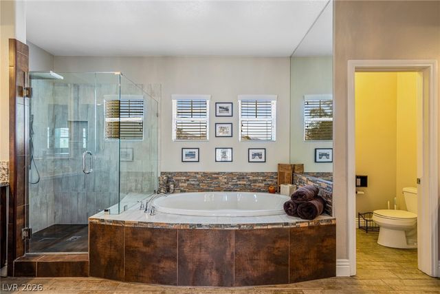 724 PINNACLE HEIGHTS Lane, Las Vegas, NV 89144