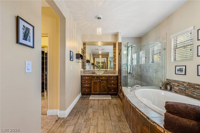 724 PINNACLE HEIGHTS Lane, Las Vegas, NV 89144