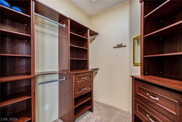 724 PINNACLE HEIGHTS Lane, Las Vegas, NV 89144