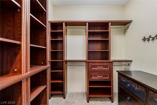 724 PINNACLE HEIGHTS Lane, Las Vegas, NV 89144