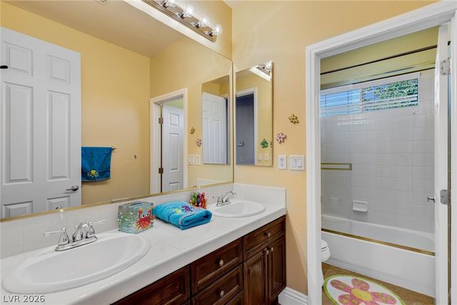 724 PINNACLE HEIGHTS Lane, Las Vegas, NV 89144