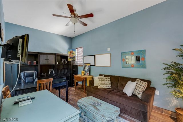 724 PINNACLE HEIGHTS Lane, Las Vegas, NV 89144
