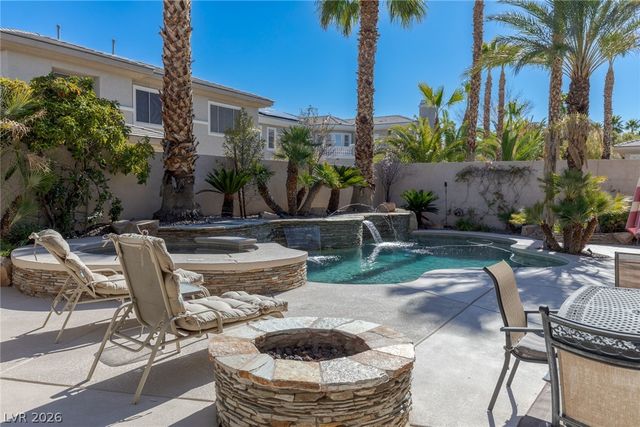 724 PINNACLE HEIGHTS Lane, Las Vegas, NV 89144