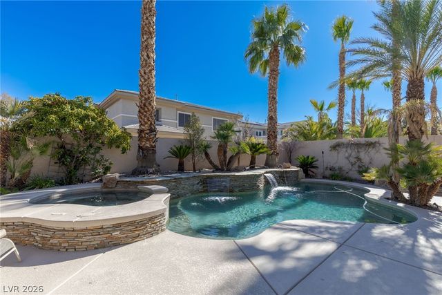 724 PINNACLE HEIGHTS Lane, Las Vegas, NV 89144