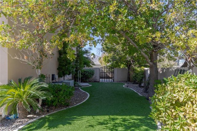 724 PINNACLE HEIGHTS Lane, Las Vegas, NV 89144