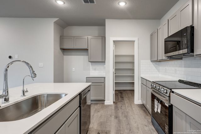 9015 Sand Dune Vis, San Antonio, TX 78222