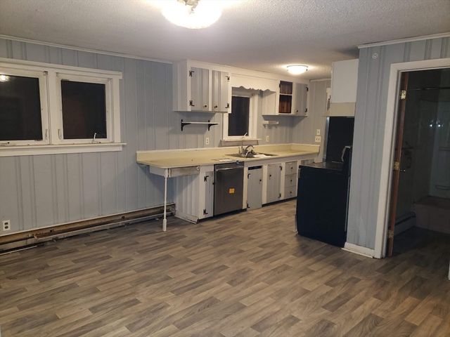 160 Bentley Rd, Barre, MA 01005