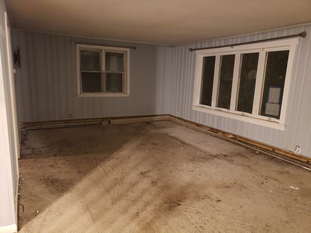 160 Bentley Rd, Barre, MA 01005