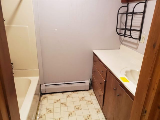 160 Bentley Rd, Barre, MA 01005