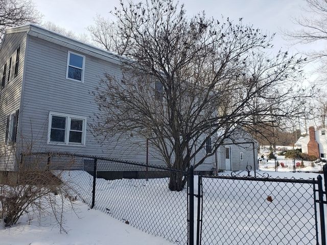 160 Bentley Rd, Barre, MA 01005