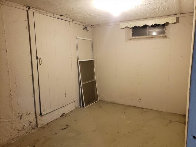 160 Bentley Rd, Barre, MA 01005