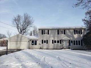 160 Bentley Rd, Barre, MA 01005