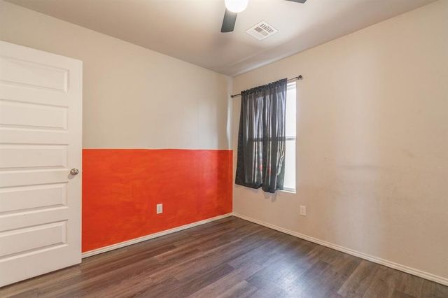 525 W Ava Drive, Mustang, OK 73064