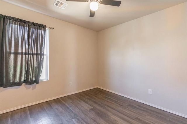 525 W Ava Drive, Mustang, OK 73064