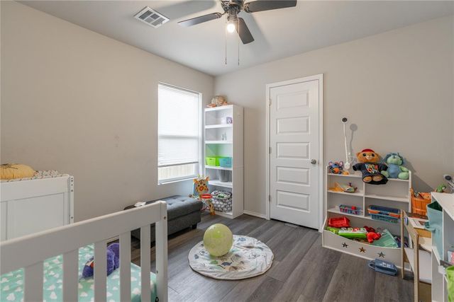 525 W Ava Drive, Mustang, OK 73064