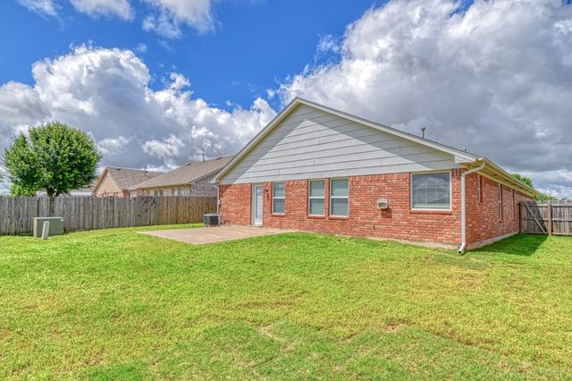 3412 Chester Terrace, Yukon, OK 73099