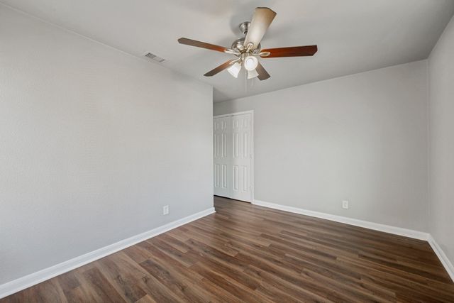 1913 San Antonio Street, Grand Prairie, TX 75051