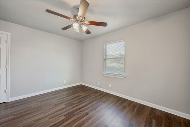 1913 San Antonio Street, Grand Prairie, TX 75051