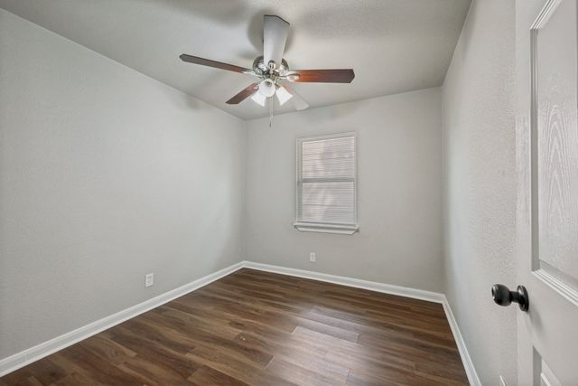 1913 San Antonio Street, Grand Prairie, TX 75051