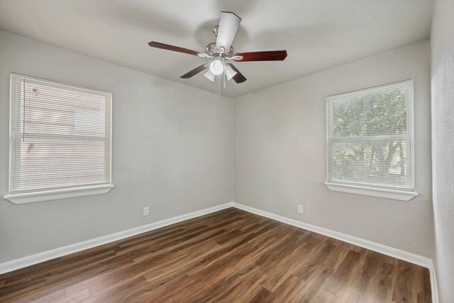 1913 San Antonio Street, Grand Prairie, TX 75051