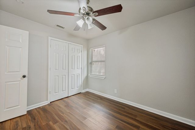 1913 San Antonio Street, Grand Prairie, TX 75051