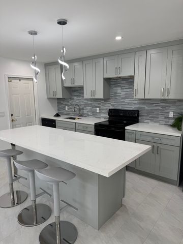 412 SE 21st Avenue D, Boynton Beach, FL 33435