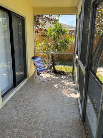 412 SE 21st Avenue D, Boynton Beach, FL 33435