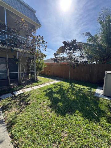 412 SE 21st Avenue D, Boynton Beach, FL 33435