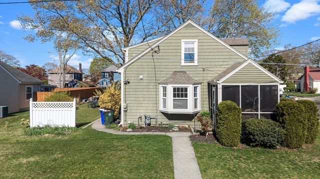 377 Archer St, Fall River, MA 02720