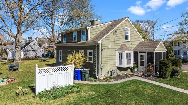 377 Archer St, Fall River, MA 02720