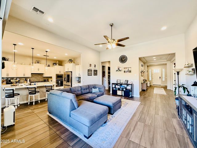 13724 W HARVEST Avenue, Litchfield Park, AZ 85340