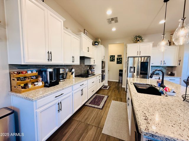 13724 W HARVEST Avenue, Litchfield Park, AZ 85340