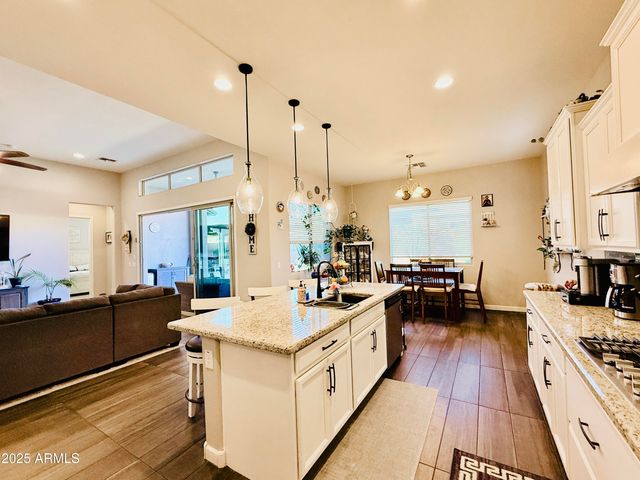 13724 W HARVEST Avenue, Litchfield Park, AZ 85340