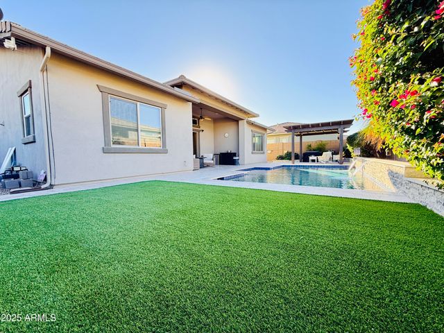 13724 W HARVEST Avenue, Litchfield Park, AZ 85340