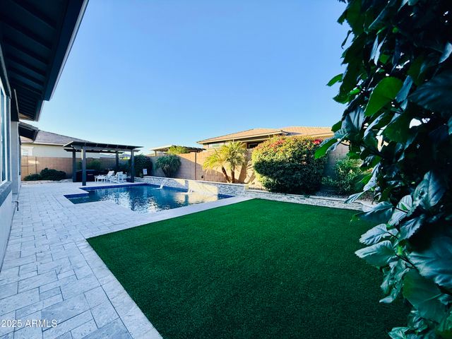 13724 W HARVEST Avenue, Litchfield Park, AZ 85340