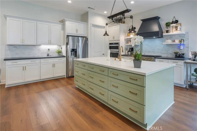 24590 Crestley Drive, Corona, CA 92883