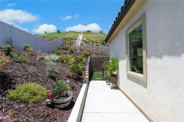 24590 Crestley Drive, Corona, CA 92883