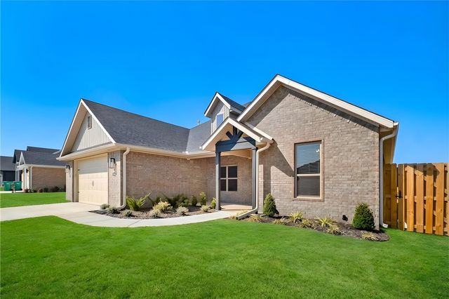 1350 Overcup Oak Lane, Bentonville, AR 72713