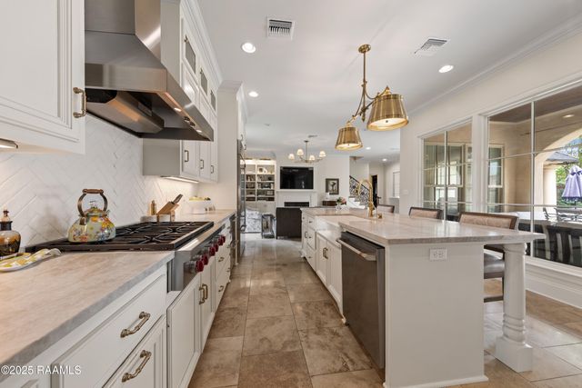 100 Emily Circle, Lafayette, LA 70508