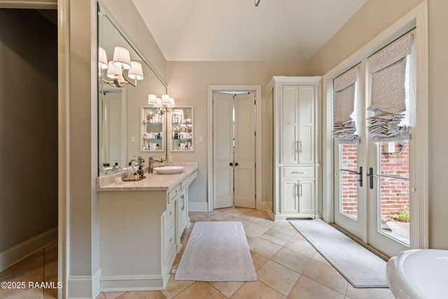 100 Emily Circle, Lafayette, LA 70508